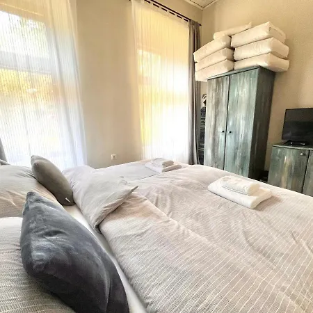 Kohaz Apartman Apartament *