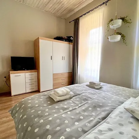 Kohaz Apartman 公寓 维斯普雷姆